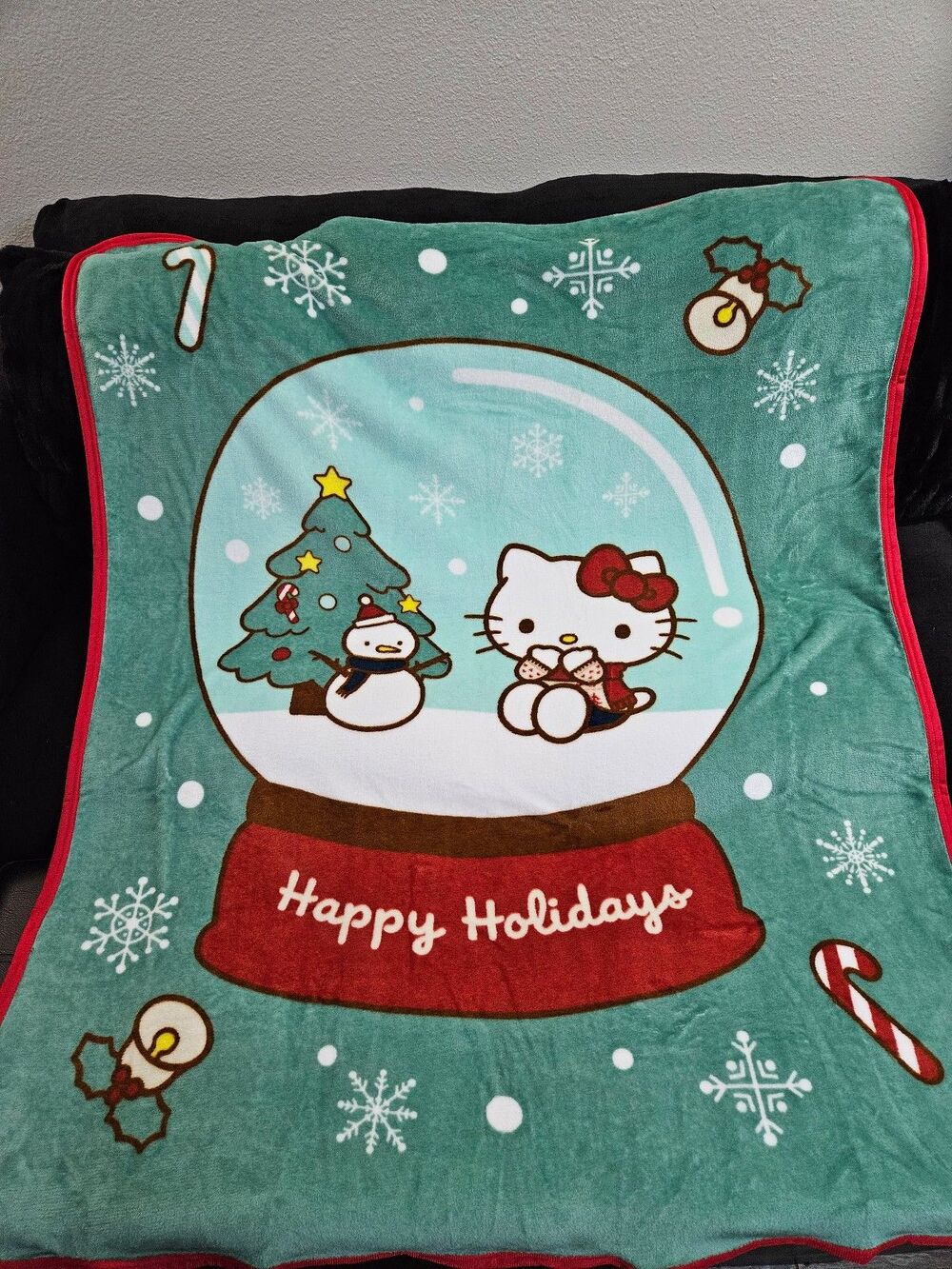 Hello Kitty Christmas Snowglobe Throw Blanket 40x50 Brand New